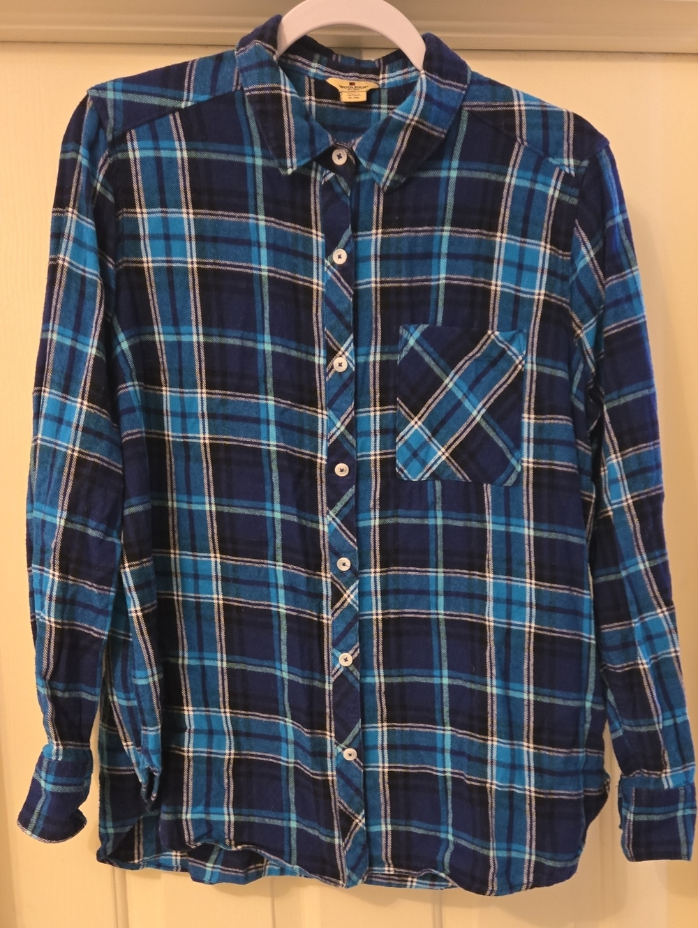 Woolrich Women's Navy Blue and Turquoise Plaid Flannel